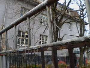 Gesunkener Stern: Ruine der ehemaligen Sowjet-Kaserne Dresden-Übigau. Gesunkener Stern: Ruine der ehemaligen Sowjet-Kaserne Dresden-Übigau.