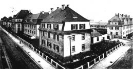 Unterkünfte der Nachrichtenkaserne Klinger-/Ecke Kaditzer Straße um 1937. Unterkünfte der Nachrichtenkaserne Klinger-/Ecke Kaditzer Straße um 1937.