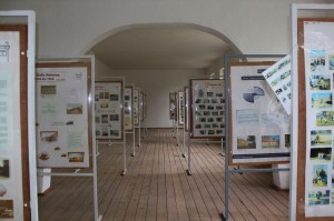 Unbeaufsichtigte "Dauerausstellung" im ehemaligen Stabsgebäude zur Geschichte der Garnison Zeithain.